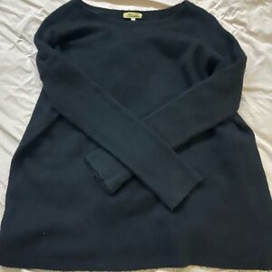 Black piko sweater size small